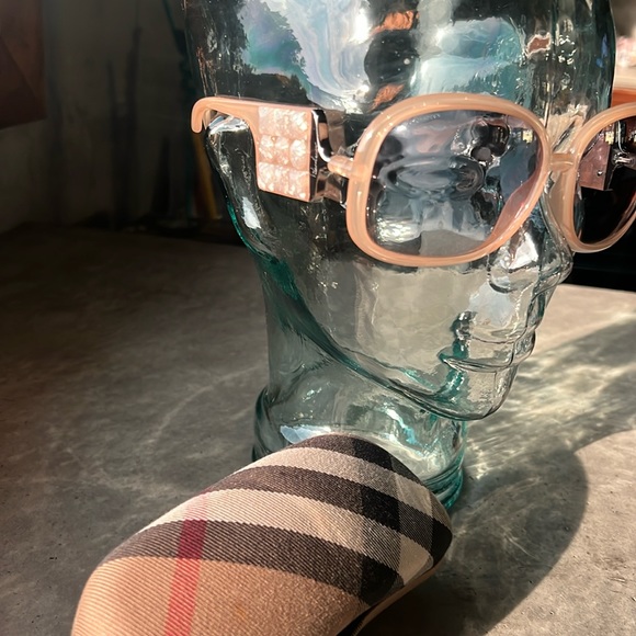 •Burberry sunglasses - Picture 2 of 5